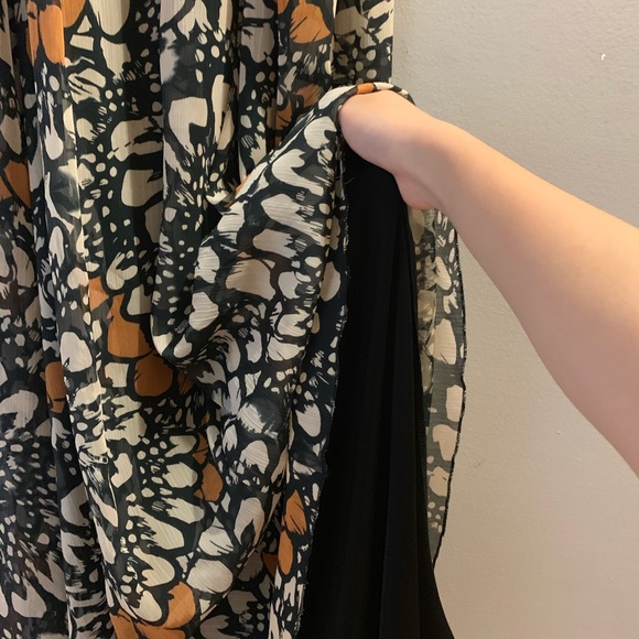 Dress: long - Picture 3 of 7